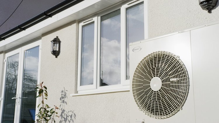 Maintaining air source heat pumps is simple but important