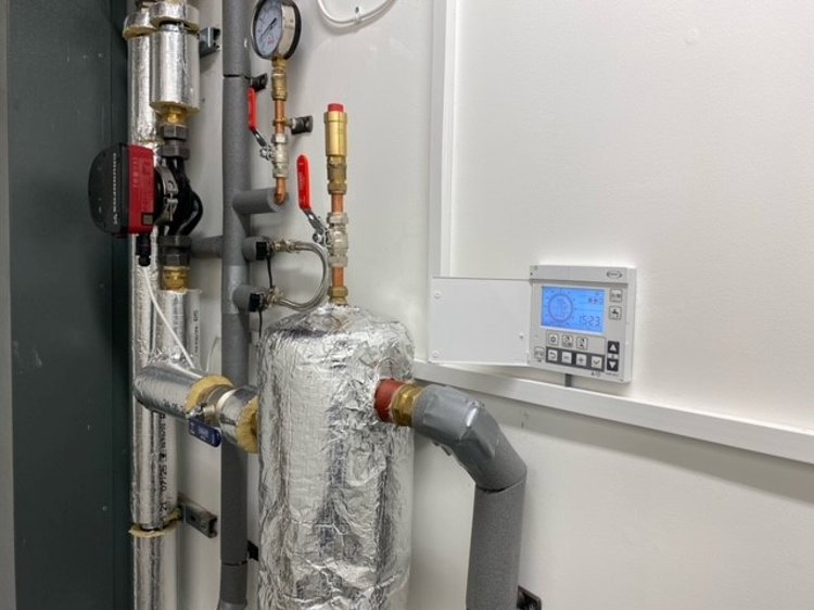 Aerona³ heat pump helps Colchester Football Club go green