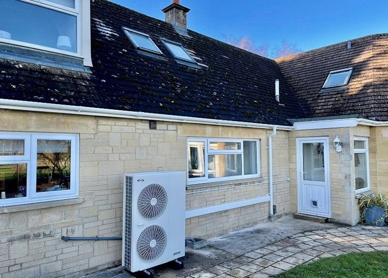 Hard to heat Oxfordshire home welcomes Aerona³ heat pump & QR Cylinder