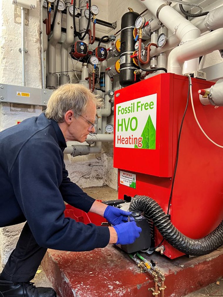 A Grant HVO compatible oil boiler has been installed at a primary school to help it lower its carbon emissions